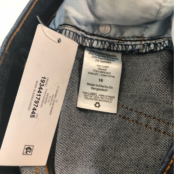 Time & Tru NWT Women’s bluejeans 10 - Picture 4 of 4
